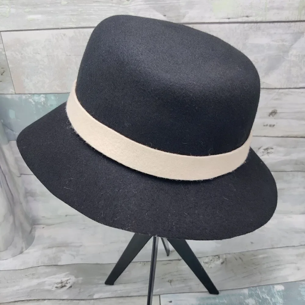 Black Wool Felt Cloche Bucket Hat w/ Cream Felt Band & Bow 57 cm 22.5